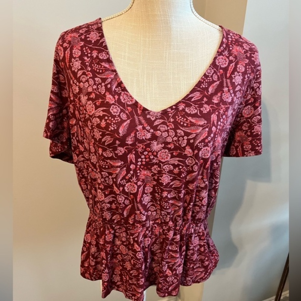 Lucky Brand women’s top. Red‎ paisley- size XL